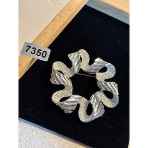 Vintage Silver-Tone Textured & Ribbed Brooch Pin With Wavy Openwork Design
