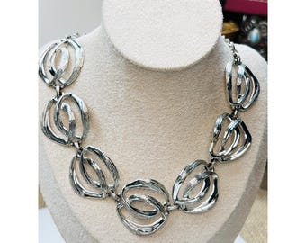 Vintage Silver-Tone Statement Necklace With Interlocking Oval Links