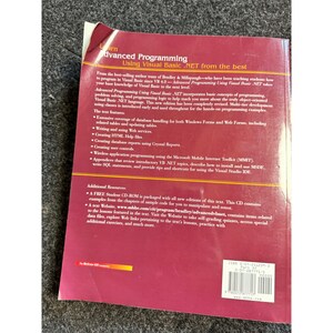 Op de afbeelding: Een bordeauxrood boek met de titel "Advanced Programming Using Visual Basic .NET from the best." De omslag heeft witte tekst. Het boek behandelt databasebeheer, webservices, HTML-bestanden, database rapporten en gebruikerscontroles.