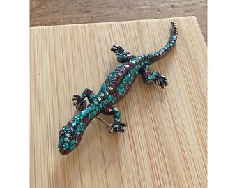 Vintage Rhinestone Gecko Brooch Pin With Green & Red Crystals articulated tail