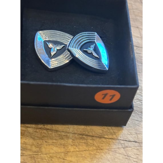 Silver Wave Pattern shield Cufflinks With Triangu… - image 2