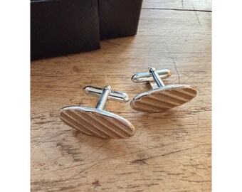Vintage Oval Silver-Tone Cufflinks With Textured Diagonal Stripe Design In Black Gift Box