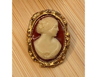Gold Tone Cameo Brooch Oval Vintage Lady Portrait Costume Jewelry