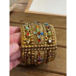 Vintage Gold-Tone Hinged Bangle Bracelet With Multicolor Rhinestones
