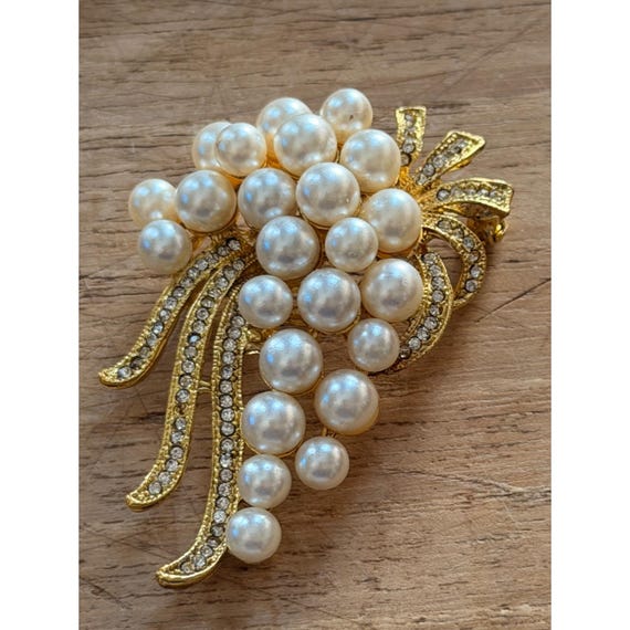 Vintage Gold-Tone Brooch With Faux Pearls & Rhinestones In Grapevine Design