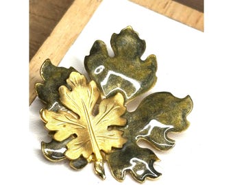 Vintage Leaf Brooch Pin Gold & Green Enamel