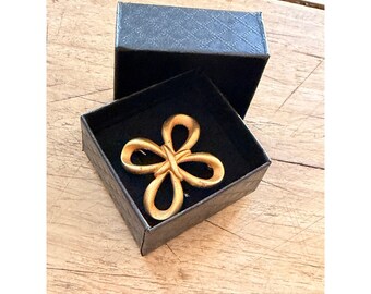 Signed AK Anne Klein Gold-Tone Vintage Bow Brooch Pin In Gift Box