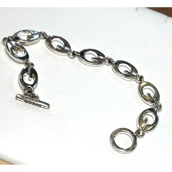 Guess Silver-tone Chain Link Bracelet With Logo Toggle Clasp 8