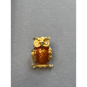 Vintage AVON  Gold-Tone & Orange Enamel Owl Brooch Pin With Rhinestone Eyes