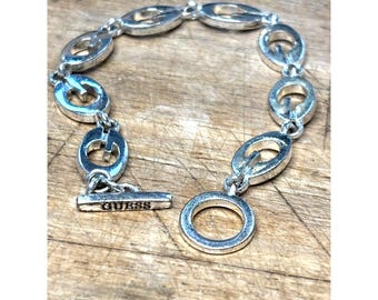 Guess Silver-tone Chain Link Bracelet With Logo Toggle Clasp 8