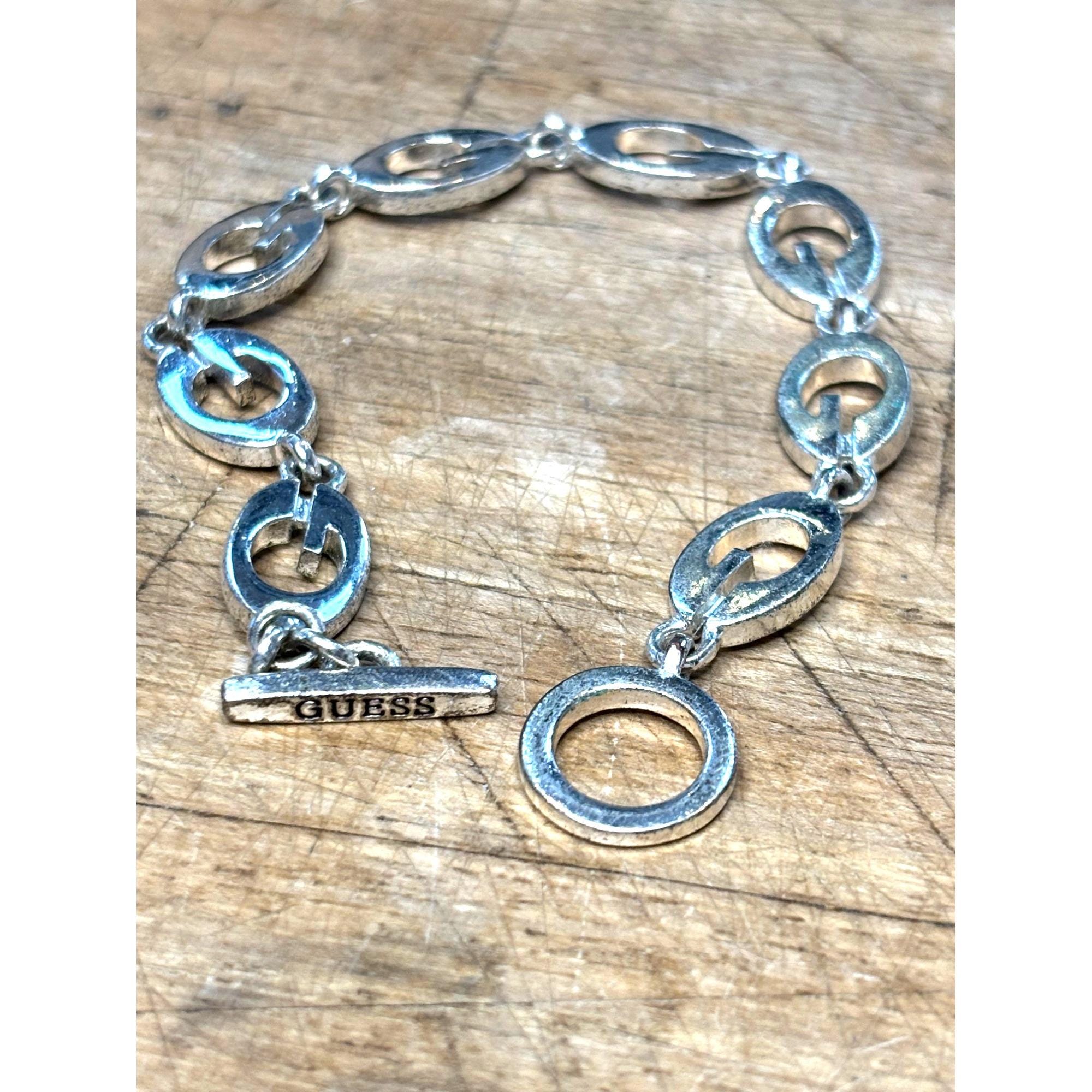 Guess Silver-tone Chain Link Bracelet With Logo Toggle Clasp 8