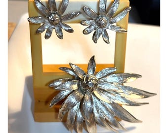 Vintage Silver-Tone Floral Brooch & Clip-On Earrings Jewelry Set
