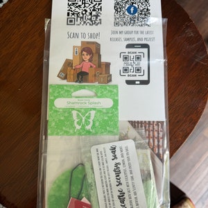 Bearbeitbares Canva Template für Duftbestellungen mit QR Codes
