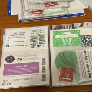Plantilla de Canva editable para adhesivos del catálogo del Club Scentsy