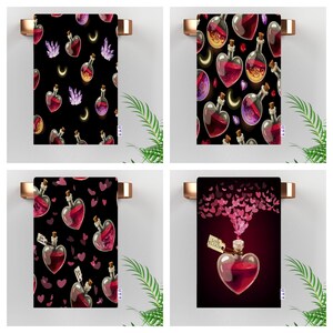 Könnte beinhalten: Vier verschiedene Designs von Handtüchern mit roten herzförmigen Flaschen, die eine Potion enthalten. Die Flaschen sind von Herzen und anderen dekorativen Elementen umgeben. Die Handtücher sind schwarz mit einem weißen Rand.