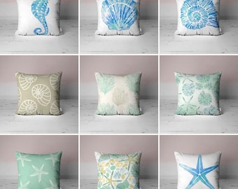 Housse de coussin maison de plage|Taie de coussin côtière|Décor d'étoiles de mer et de coquillages bleu-vert turquoise|Top nautique contemporain|Cadeau d'été