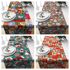Pode incluir: Quatro diferentes caminhos de mesa de Natal com designs festivos. Os caminhos de mesa apresentam uma variedade de padrões, incluindo biscoitos de gengibre, flocos de neve e árvores de Natal. Os caminhos de mesa são todos feitos de um tecido macio e durável e são perfeitos para adicionar um toque de alegria natalina à sua mesa.