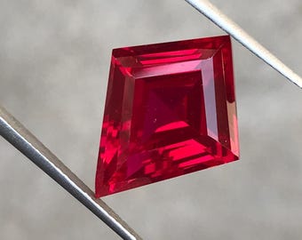 Lozenge Cut Lab Ruby Corundum Pigeon Blood Ruby 11.20 Cts 17.5X14X7.5 MM Loose Gemstone For Jewelry Making