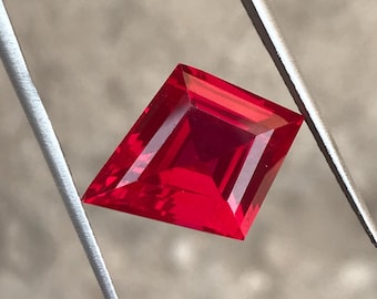 Lab Ruby Corundum Pigeon Blood Ruby Lozenge Cut 11.40 Cts 17.5X14X8 MM Loose Gemstone For Jewelry Making