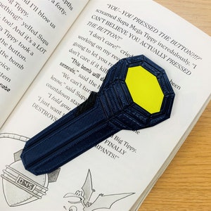 Roblox Doors Inspired Flashlight Bookmark - 3D Printed