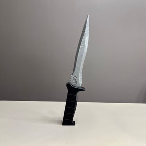 Resident Evil 4 Leon S. Kennedy Knife - Cosplay Prop - Non Cutting