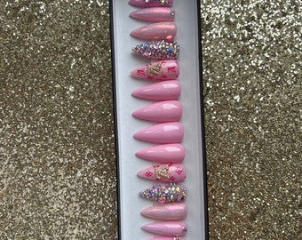 Aandruknagels bling: lange roze stilettostijl