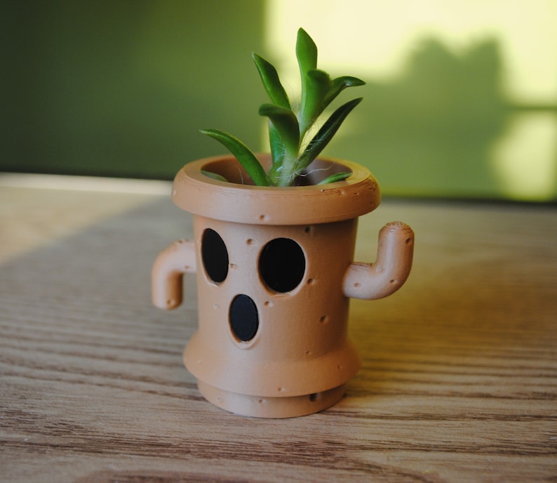 Lloid de Gyroid Planter, Gyroid Gift, Cute Planter Pot, Gyroid Planter Pot, Animal Crossing Sappige Planter, Animal Crossing Desk Decor afbeelding 5