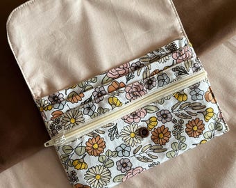 Patrón de costura en PDF para cartera con cremallera de 4 compartimentos: Monedero floral