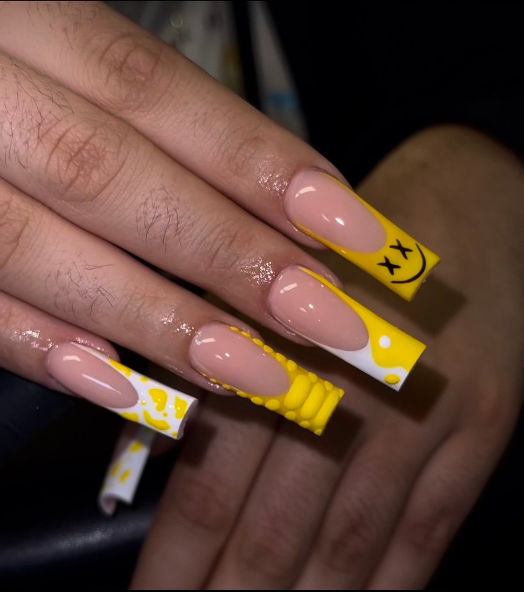 Amazon.com: EALGA Warm Yellow Press on Nails with Abstract Line, Yellow Tips  Almond False Nails Art, Light Yellow Acrylic Fake Nails Kit, 24 pieces  EALGA-LA030 : Everything Else