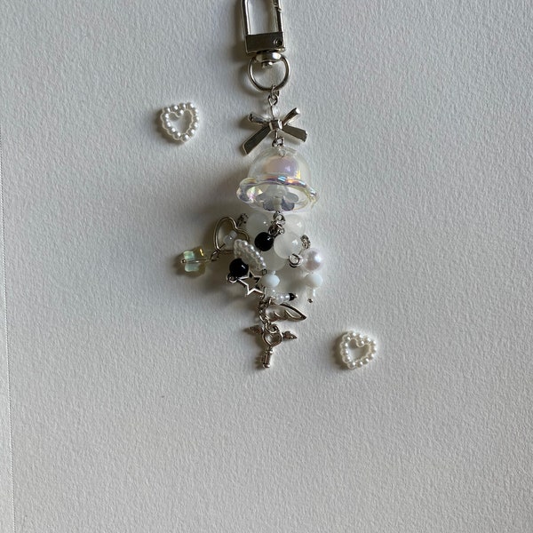 Beaded | Majestic white Jellyfish keychain | Handmade