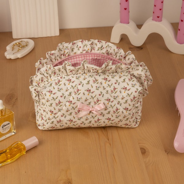 Rüschen-Make-up-Tasche, Kokette-Make-up-Tasche, Blumen-Make-up-Tasche, gesteppte Baumwoll-Kosmetiktasche, Rüschen-Make-up-Tasche