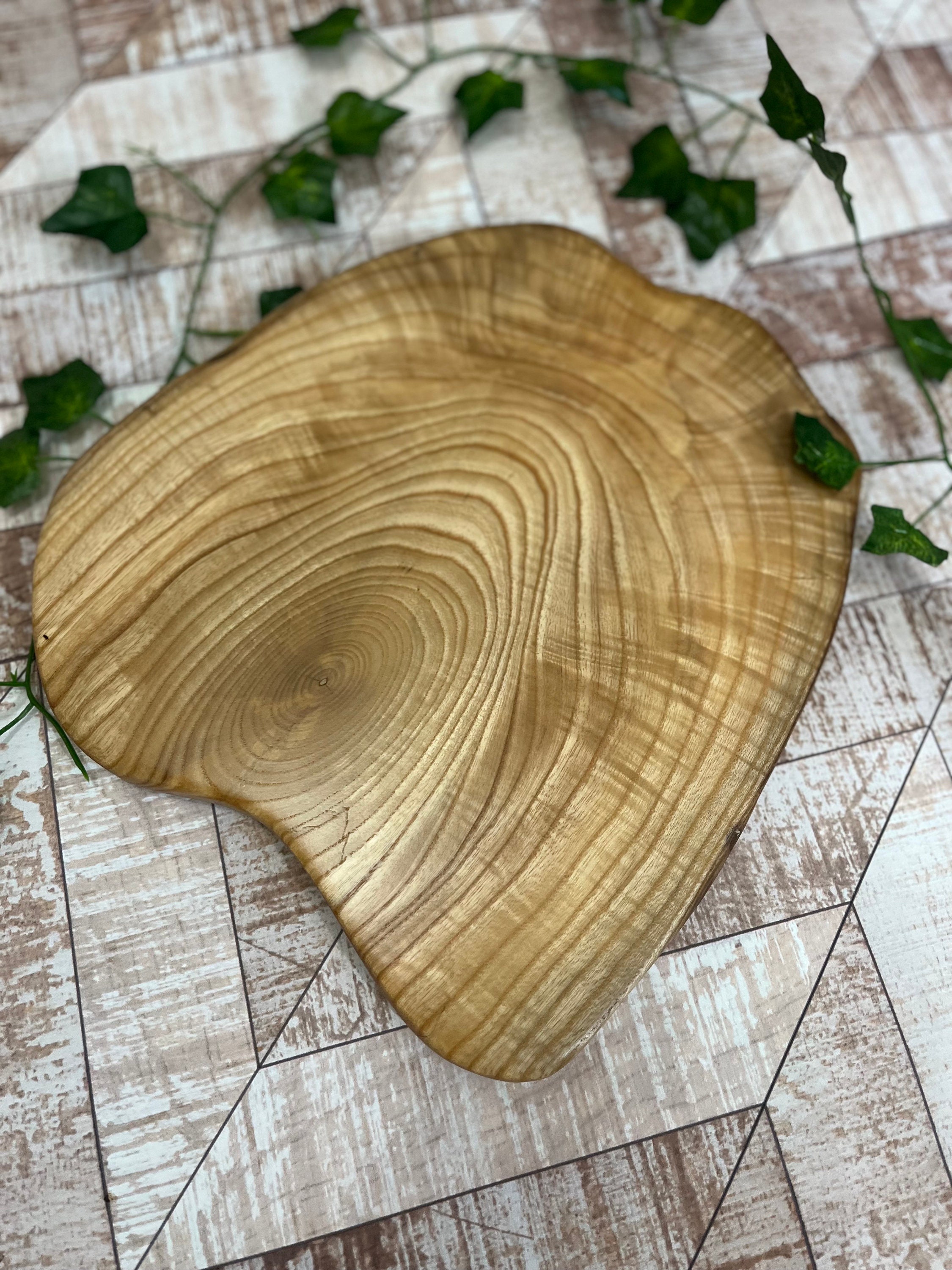 Round Olive Wood Cue Ball Cutting Board – Little Ledge Woodworks