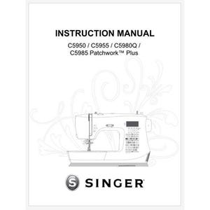 Può includere: Manuale di istruzioni in bianco e nero per le macchine da cucire Singer C5950, C5955, C5980Q e C5985 Patchwork Plus. Il manuale presenta un disegno a linea di una macchina da cucire.