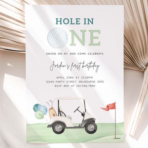 Hole In One Birthday Party Invitation, Edytowalne Mini Golf 1st Birthday Party, Golf Cart & Green Balloons Hole-in-One Invite, Digital Download