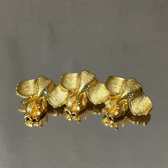 3 Joined Elephants Brooch in Gold with Rhinestone… - image 2