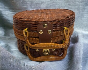 Vintage Wicker Rattan Picnic Style Bag Sewing Basket White & Blue Gingham Lining