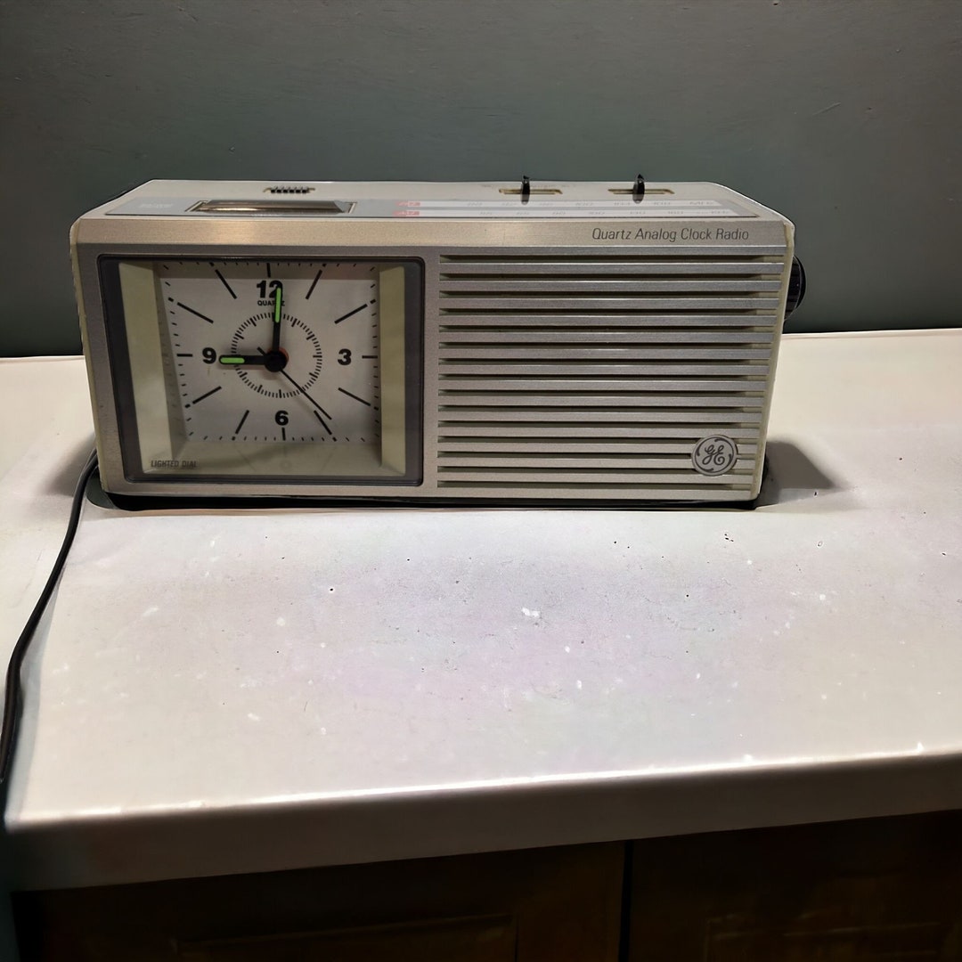 Vintage General Electric AM FM Quartz Analog Clock Radio Model 7-4557B ...