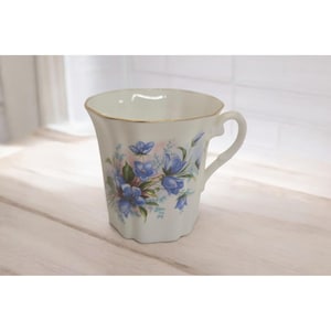 Vintage Royal Grafton Fine Bone China Blue Forget Me Nots Flower Coffee Teacup