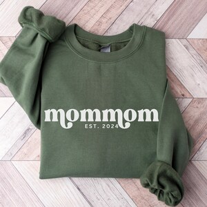 Mommom Sweatshirt Mom Mom Sweatshirt Mom Mom Shirt Mom Mom Sweatshirts Momom Sweatshirt Mom Mom Gifts Mom-Mom Sweatshirt Mommom Shirt