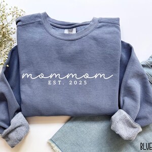 Personalized Mommom Sweatshirt Mom Mom Sweatshirt Mommom Gifts Mom Mom Gifts Mom-Mom Sweatshirt Mommom Tshirt Mommom Gift Mommok Shirt