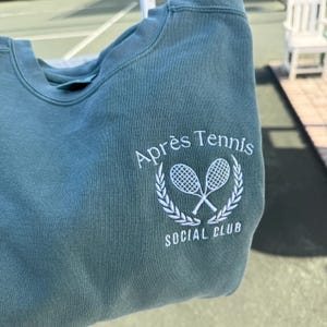 Apres Tennis Sweatshirt For Women Tennis Pullover Tennis Pulli Embroidered Tennis Sweatshirt Tennis Embroidery Tennis Team Shirt Tennis Gift