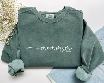 Custom Mommom Sweatshirt Mommom Shirt Mommom Gift Mommom Gifts Grandma EST 2024 Sweatshirt Mom Mom Sweatshirt Comfort Colors Mom-Mom Gift