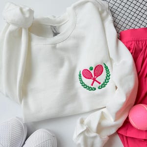 Embroidered Tennis Sweatshirt For Women Apres Tennis Sweatshirt Tennis Shirt Tennis Pullover Tennis Pulli Tennis Club Sweatshirt Tennis Gift