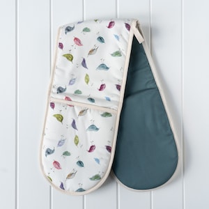 Luxuriously Padded 100% Cotton Oven Gloves &#39;Little Feathered Friends&#39;