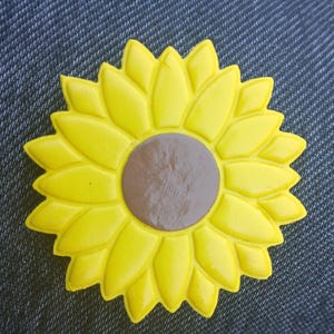 Sunflower magnet