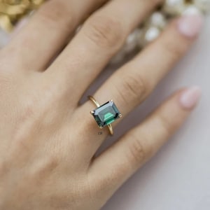 Emerald Cut Emerald Ring, 14K Solid Gold Emerald Ring, Emerald Cut Birthstone Stacking Ring, May Birthstone Ring, Green Emerald Ring, Gifts