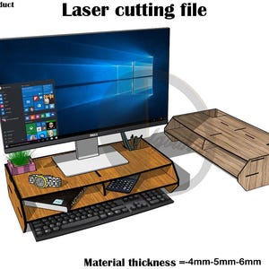 Puede incluir: Archivo de corte láser para un soporte de monitor de computadora con tres estantes. El soporte está hecho de madera y tiene un acabado natural. El archivo incluye instrucciones para cortar la madera y ensamblar el soporte. El soporte está diseñado para elevar el monitor a una altura más ergonómica. El grosor del material es de 4 mm, 5 mm o 6 mm.