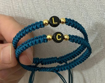 Conjunto de 2 pulseras iniciales de pareja personalizadas - pulseras de socios personalizadas - pulseras de pareja a juego - pulsera de novia novio