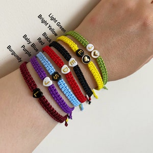 Les couples aiment les bracelets avec coeur noir et initiales, bracelet noué réglable personnalisé, bracelets assortis, bracelet de jumeaux image 8