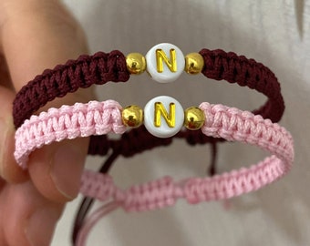 Conjunto de 2 pulseras iniciales de pareja personalizadas - pulseras de socios personalizadas - pulseras de pareja a juego - pulsera de novia novio